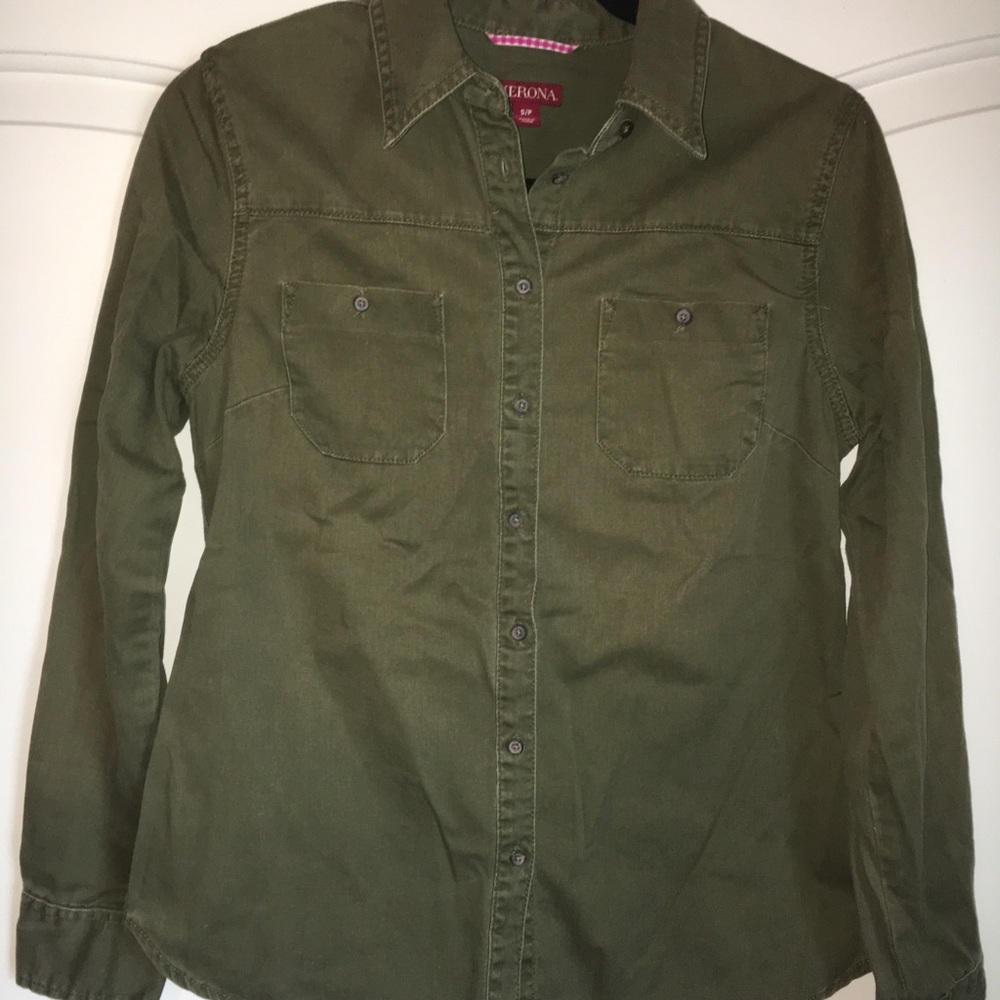 BOGO🍾 • Army green button down